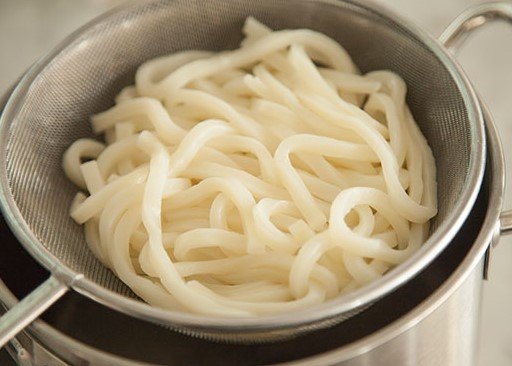 매콤한 김치우동 레시피 1인분 20분 완성 평점 4.8점(52) 레시피 이미지 - 3