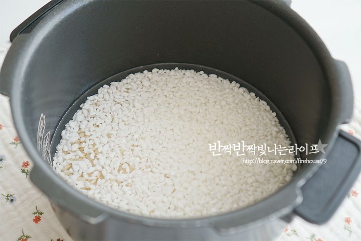 낮은 칼로리와 포만감 둘 다 잡은 곤약밥 레시피 2인분 25분 완성 평점 4.9점(17) 레시피 이미지 - 4