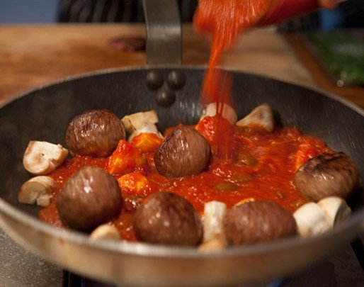 풍미 가득한 토마토 올리브 소스 미트볼 파스타 레시피 2인분 50분 완성 평점 4.7점(79) 레시피 이미지 - 3