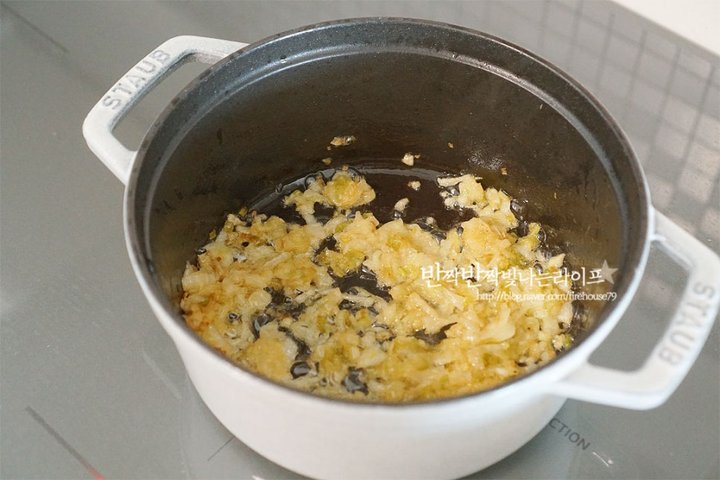 담백하고 크리미한 감자스프 레시피 3인분 30분 완성 평점 4.9점(48) 레시피 이미지 - 4