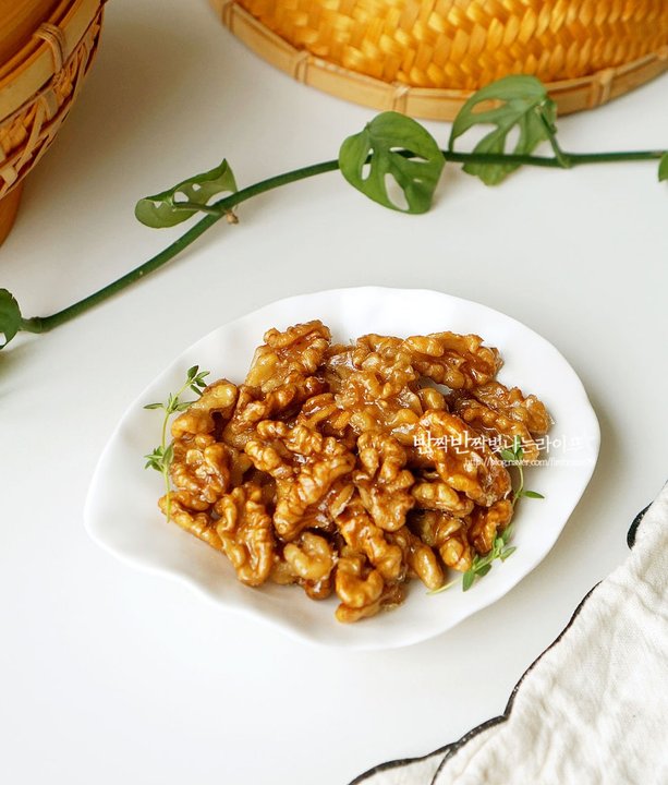 담백하고 고소한 간식인 호두정과 레시피 2인분 35분 완성 평점 5.0점(45) 레시피 이미지 - 1