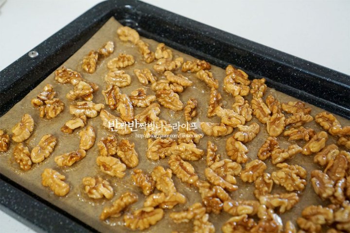 담백하고 고소한 간식인 호두정과 레시피 2인분 35분 완성 평점 5.0점(45) 레시피 이미지 - 9