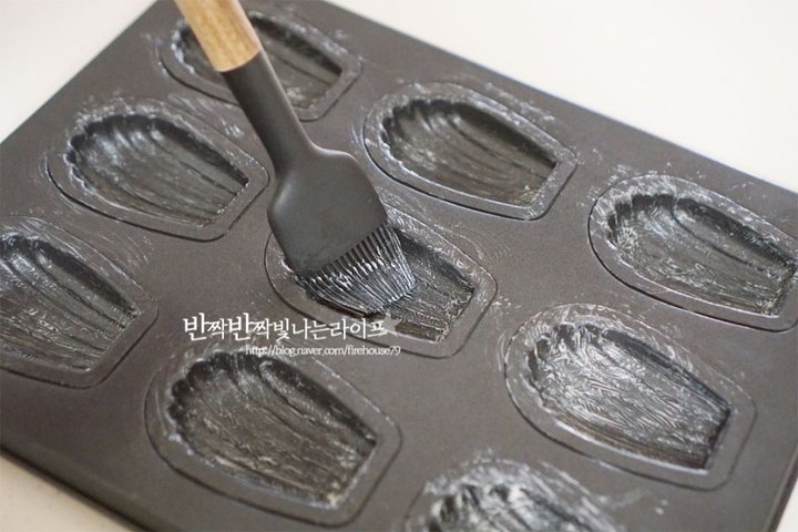 촉촉하고 상큼한 마들렌 레시피 6인분 1시간 40분 완성 평점 4.9점(61) 레시피 이미지 - 11
