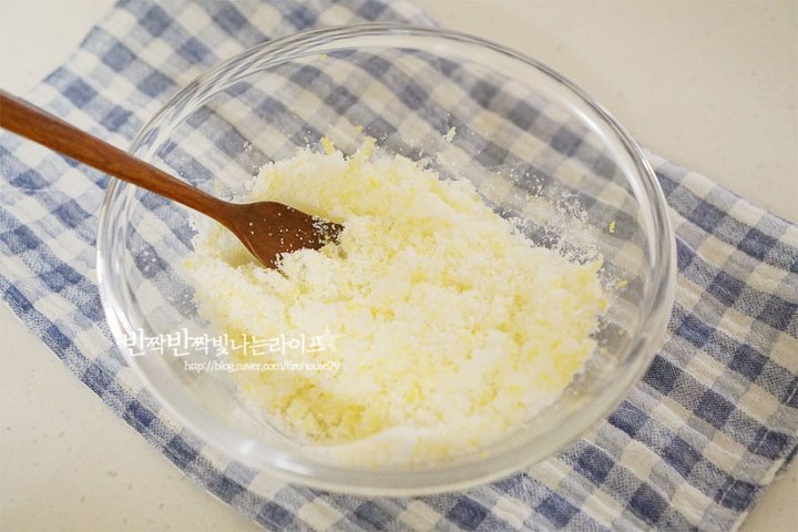 촉촉하고 상큼한 마들렌 레시피 6인분 1시간 40분 완성 평점 4.9점(61) 레시피 이미지 - 3