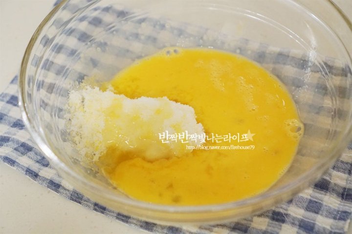 촉촉하고 상큼한 마들렌 레시피 6인분 1시간 40분 완성 평점 4.9점(61) 레시피 이미지 - 4