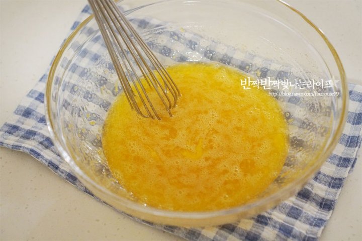 촉촉하고 상큼한 마들렌 레시피 6인분 1시간 40분 완성 평점 4.9점(61) 레시피 이미지 - 5