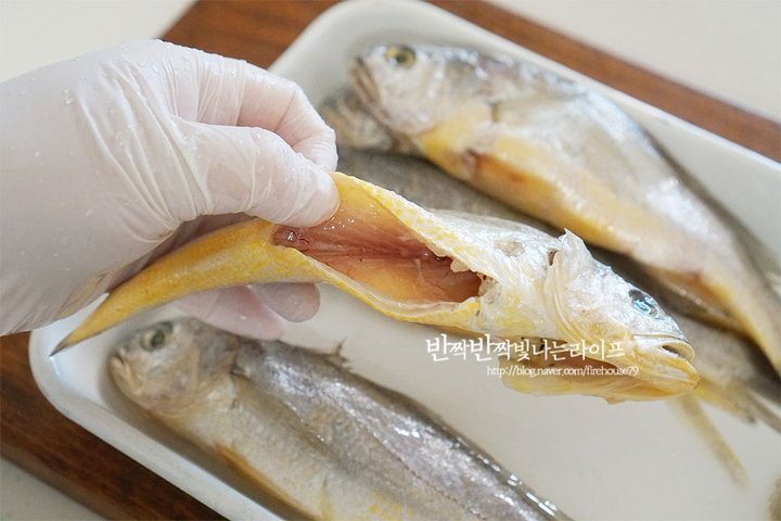 군침도는 고사리 조기매운탕 레시피 3인분 35분 완성 평점 4.8점(20) 레시피 이미지 - 4