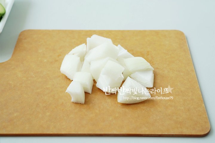 특별한 반찬이 따로 필요 없는 해물된장찌개 레시피 2인분 30분 완성 평점 4.9점(15) 레시피 이미지 - 6