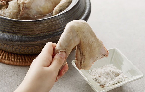 영양가 높은 진한 전복 삼계탕 레시피 3인분 1시간 완성 평점 4.7점(67) 레시피 이미지 - 4