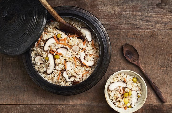 건강한 재료를 넣어 영양 만점인 송화버섯 영양 솥밥 레시피 2인분 1시간 20분 완성 평점 4.9점(62) 레시피 이미지 - 1