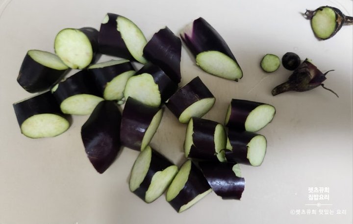 겉바속촉 류수영 어향가지 가지튀김 레시피 2인분 50분 완성 평점 5.0점(22) 레시피 이미지 - 2