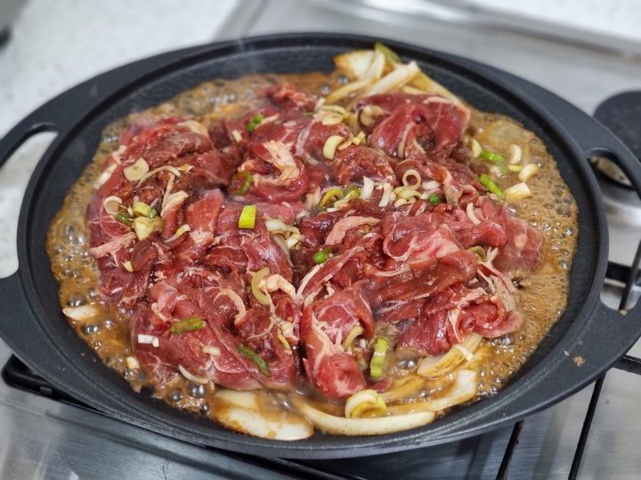 단짠단짠 촉촉한 류수영 갈배불고기 소불고기 황금 레시피 4인분 45분 완성 평점 4.8점(31) 레시피 이미지 - 6