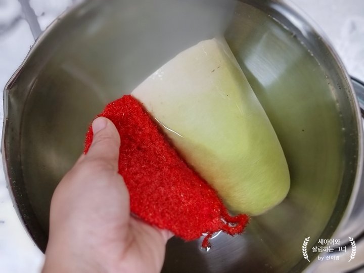 상큼한 류수영 무생채 무우생채 레시피 4인분 20분 완성 평점 5.0점(85) 레시피 이미지 - 2