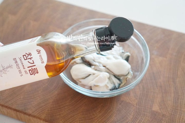 고소한 굴전 굴부침개 계란굴전 레시피 2인분 20분 완성 평점 4.9점(88) 레시피 이미지 - 5