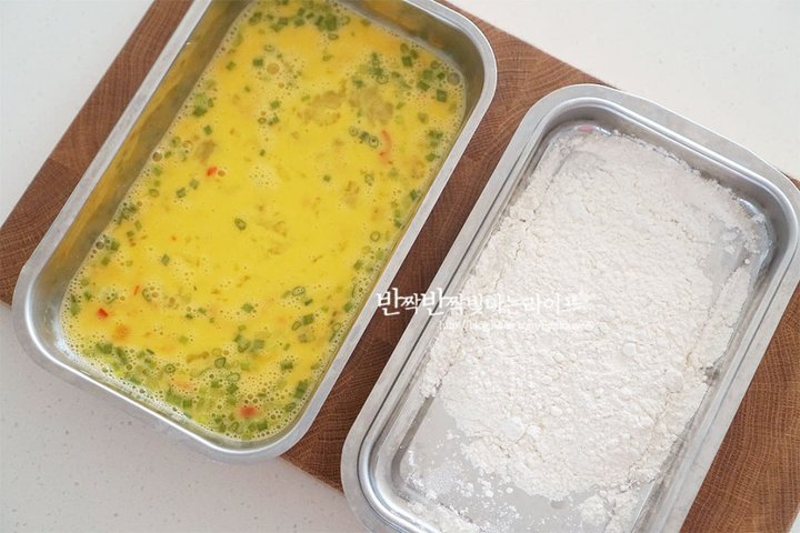 고소한 굴전 굴부침개 계란굴전 레시피 2인분 20분 완성 평점 4.9점(88) 레시피 이미지 - 8
