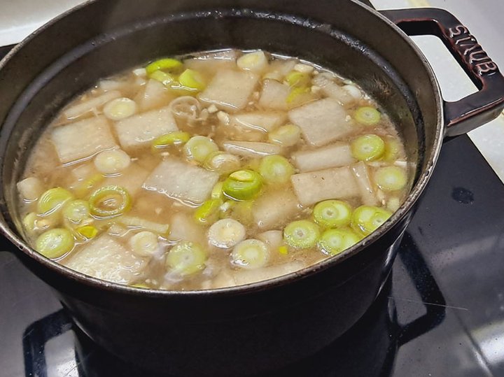 맑은 백종원 소고기무국 소고기뭇국 레시피 3인분 40분 완성 평점 4.8점(87) 레시피 이미지 - 6