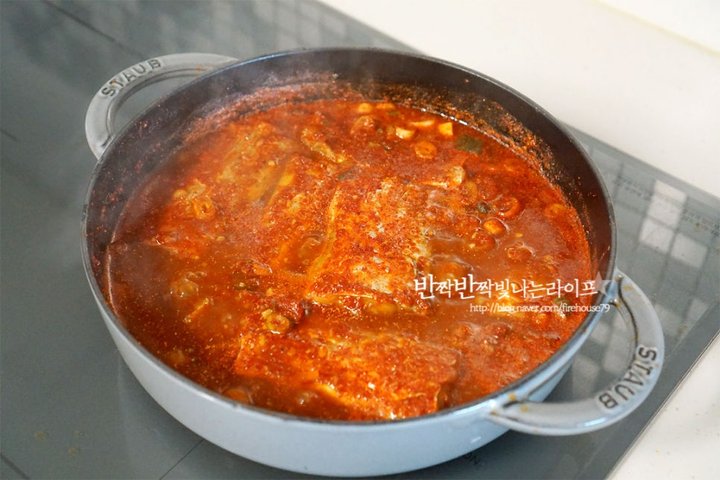 매콤한 백종원 갈치조림 감자갈치조림 생선조림 레시피 5인분 1시간 완성 평점 4.9점(21) 레시피 이미지 - 8
