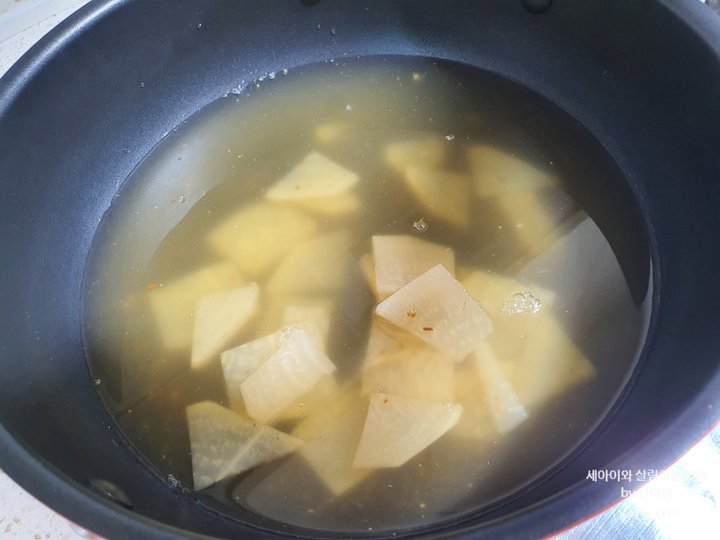 깊은 맛 백종원 해물된장찌개 새우 미더덕 된장찌개 레시피 4인분 40분 완성 평점 4.7점(60) 레시피 이미지 - 4
