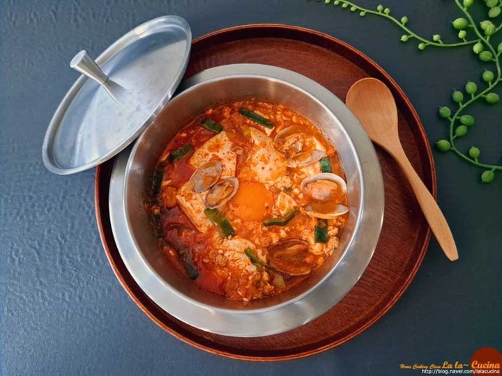 얼큰칼칼 백종원 순두부찌개 레시피 3인분 1시간 완성 평점 4.9점(30) 레시피 이미지 - 1