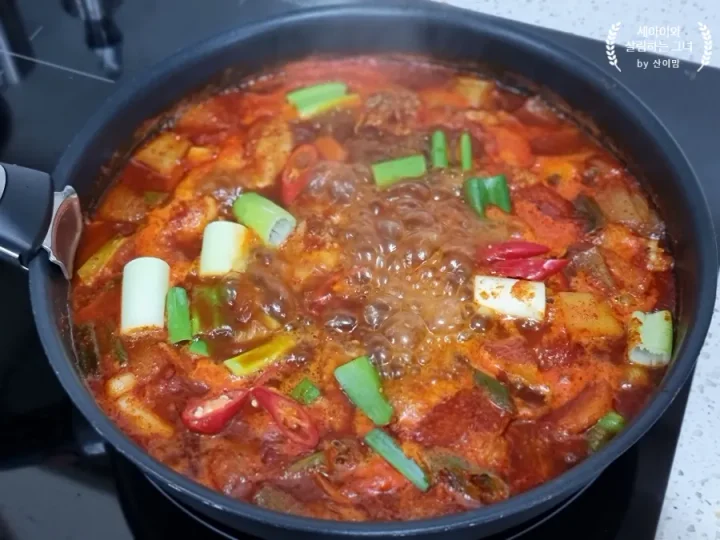 매콤달콤 백종원 닭볶음탕 닭도리탕 레시피 4인분 1시간 완성 평점 4.8점(65) 레시피 이미지 - 15