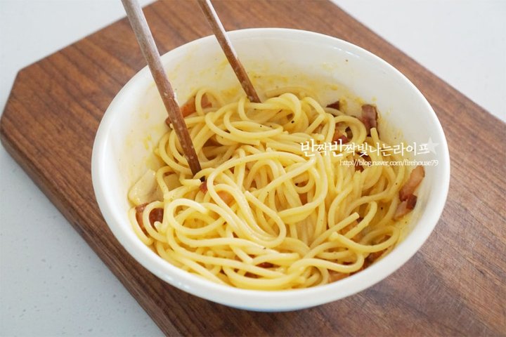 판체타 정통 까르보나라 스파게티 레시피 1인분 30분 완성 평점 4.9점(89) 레시피 이미지 - 7