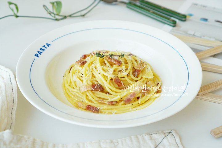 판체타 정통 까르보나라 스파게티 레시피 1인분 30분 완성 평점 4.9점(89) 레시피 이미지 - 8