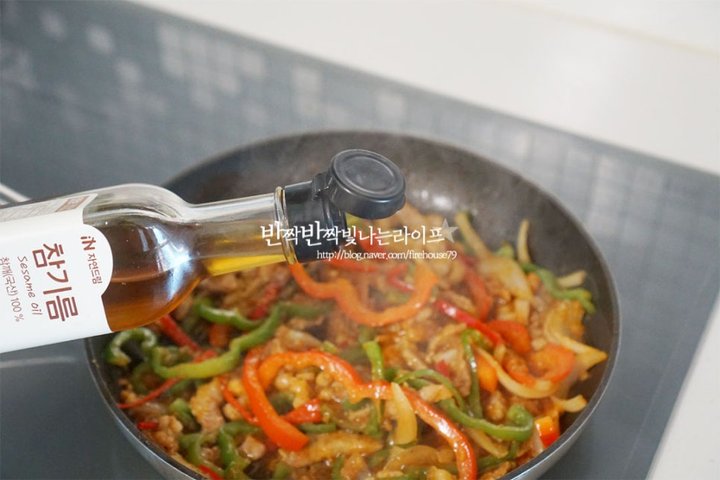 감칠맛 가득 고추잡채 레시피 4인분 40분 완성 평점 4.7점(25) 레시피 이미지 - 10