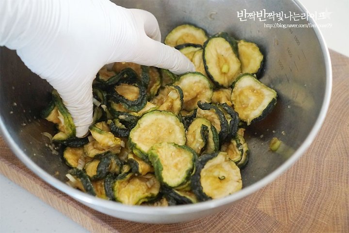 정월대보름에 먹기 좋은 호박고지나물 레시피 2인분 45분 완성 평점 4.8점(86) 레시피 이미지 - 6