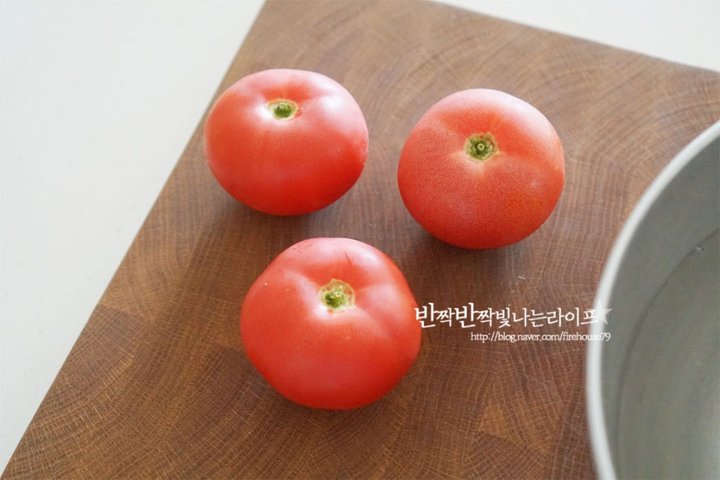 한 끼 식사나 간식으로 좋은 토마토주스 레시피 2인분 20분 완성 평점 4.7점(76) 레시피 이미지 - 2