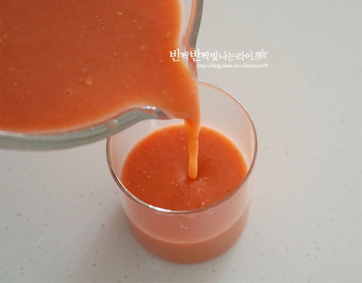 한 끼 식사나 간식으로 좋은 토마토주스 레시피 2인분 20분 완성 평점 4.7점(76) 레시피 이미지 - 10