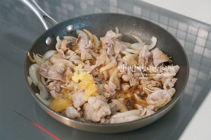 한 그릇 식사로 좋은 부타동 레시피 2인분 20분 완성 평점 5.0점(16) 레시피 이미지 - 6