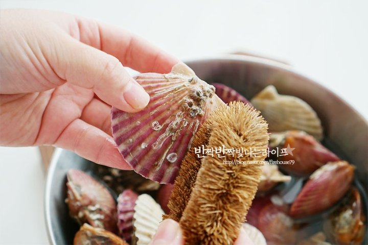 살이 통통하게 오른 탱탱한 가리비치즈구이 레시피 3인분 1시간 20분 완성 평점 4.7점(75) 레시피 이미지 - 3