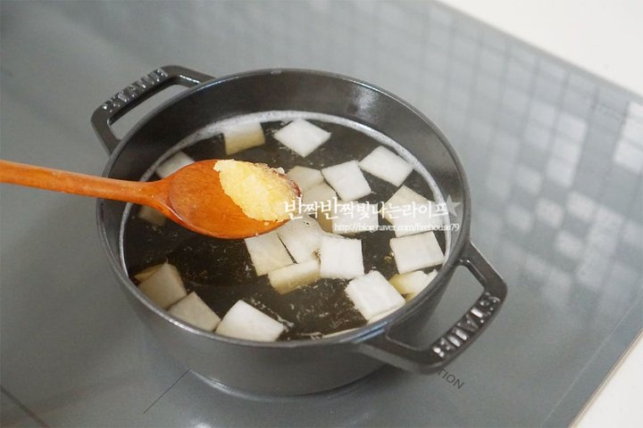 담백한 명란두부찌개 명란젓찌개 레시피 2인분 40분 완성 평점 4.7점(38) 레시피 이미지 - 8
