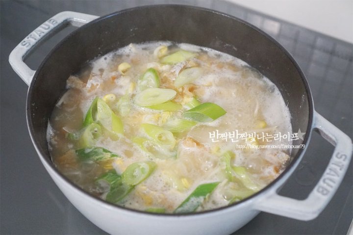 뽀얗고 진한 국물이 구수한 황태국 레시피 4인분 45분 완성 평점 4.8점(27) 레시피 이미지 - 11
