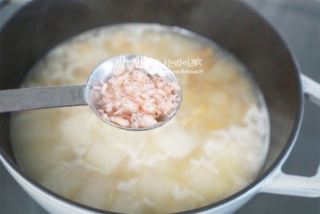 뽀얗고 진한 국물이 구수한 황태국 레시피 4인분 45분 완성 평점 4.8점(27) 레시피 이미지 - 8