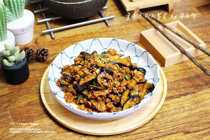 매콤짭짤한 돼지고기 가지볶음 레시피 3인분 30분 완성 평점 4.9점(42) 레시피 이미지 - 1