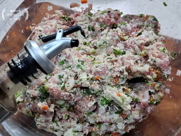 감칠맛 가득 돼지고기 동그랑땡 레시피 6인분 1시간 5분 완성 평점 5.0점(71) 레시피 이미지 - 6