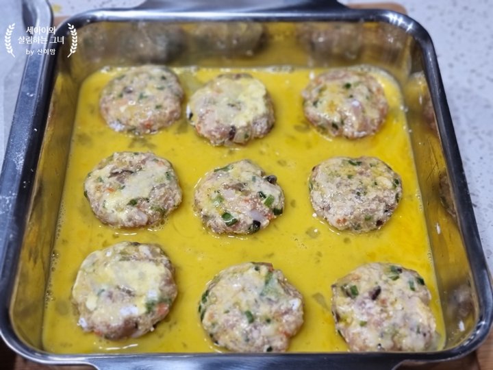 감칠맛 가득 돼지고기 동그랑땡 레시피 6인분 1시간 5분 완성 평점 5.0점(71) 레시피 이미지 - 7