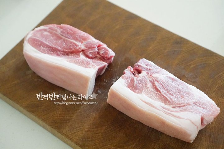 촉촉한 앞다리살 수육 무수분 수육 레시피 3인분 1시간 20분 완성 평점 4.7점(46) 레시피 이미지 - 2