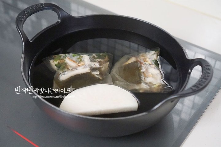 맑고 깔끔한 감자수제비 레시피 3인분 1시간 20분 완성 평점 4.8점(22) 레시피 이미지 - 2