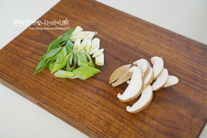 맑고 깔끔한 감자수제비 레시피 3인분 1시간 20분 완성 평점 4.8점(22) 레시피 이미지 - 7