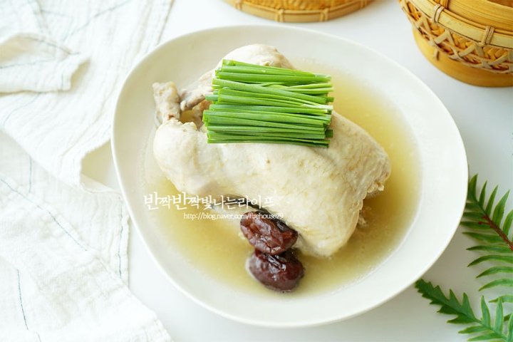 깊고 진한 맛과 부드러운 식감의 압력솥 삼계탕 레시피 2인분 1시간 20분 완성 평점 4.9점(73) 레시피 이미지 - 10