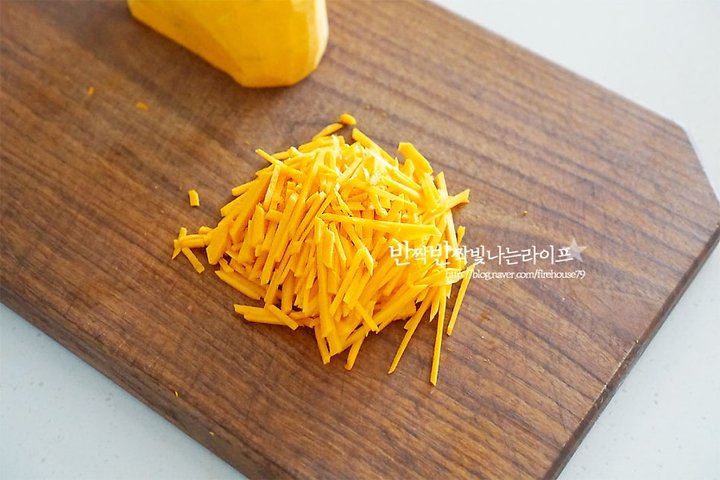 한입에 집어먹기 좋은 단호박전 레시피 2인분 40분 완성 평점 4.8점(74) 레시피 이미지 - 3