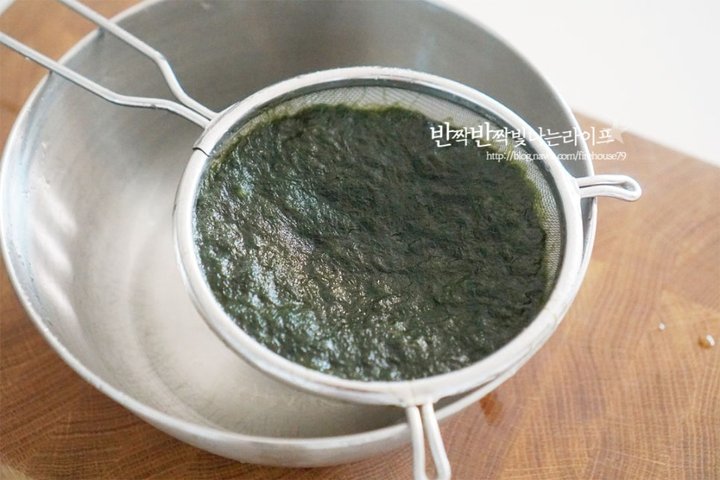 시원한 바다향 떡국 매생이 굴떡국 설날 떡국 레시피 2인분 30분 완성 평점 5.0점(90) 레시피 이미지 - 3