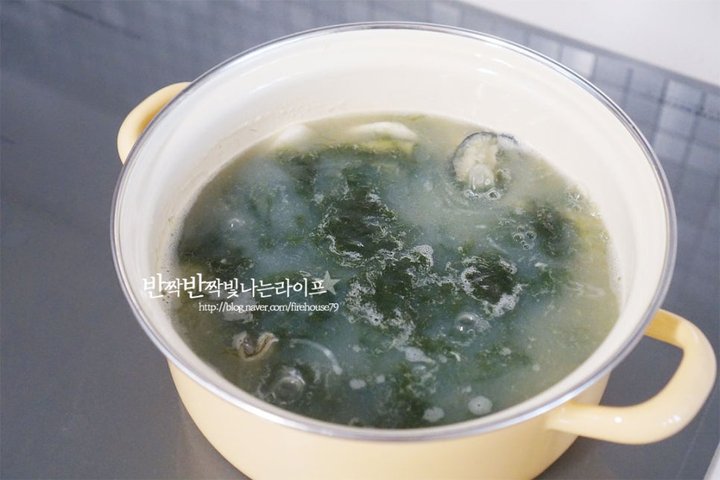 시원한 바다향 떡국 매생이 굴떡국 설날 떡국 레시피 2인분 30분 완성 평점 5.0점(90) 레시피 이미지 - 8