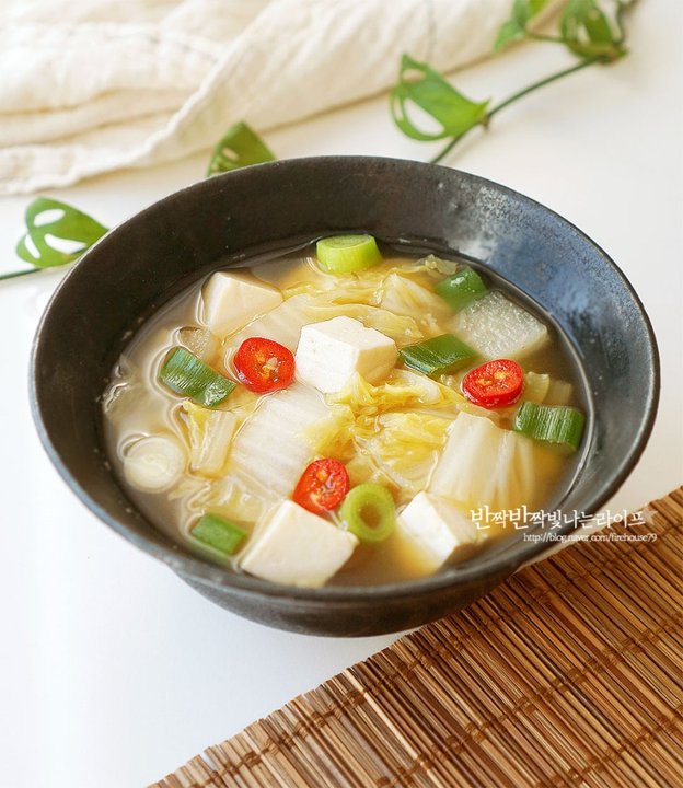 시원하고 구수 담백한 알배기배추된장국 레시피 3인분 35분 완성 평점 5.0점(57) 레시피 이미지 - 1