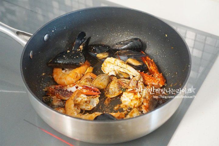 시원하고 얼큰한 꽃게라면 레시피 2인분 35분 완성 평점 4.7점(27) 레시피 이미지 - 8