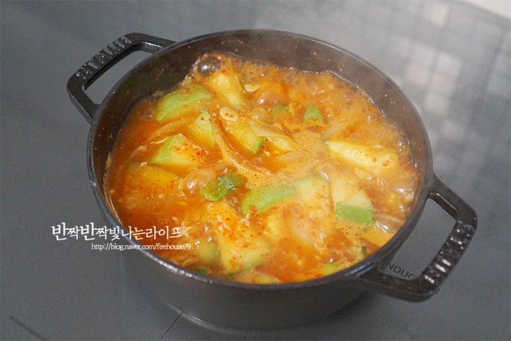 시원 칼칼한 호박찌개 레시피 2인분 30분 완성 평점 4.8점(66) 레시피 이미지 - 10