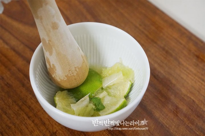 새콤하고 청량감 있는 무알콜모히또 레시피 1인분 20분 완성 평점 5.0점(99) 레시피 이미지 - 7