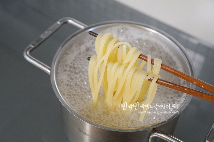 집에서도 근사하게 맛볼 수 있는 봉골레파스타 레시피 1인분 2시간 35분 완성 평점 5.0점(43) 레시피 이미지 - 6